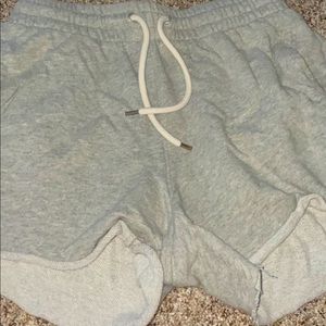 SUPER CUTE SWEATSHORTS